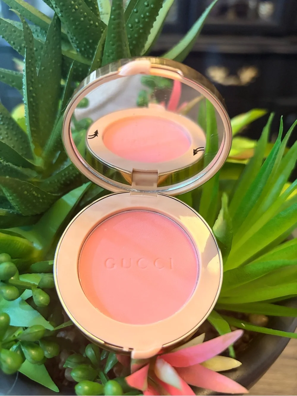 GUCCI BLUSH DE BEAUTÉ CHEEKS & EYES POWDER LUMINOUS MATTE- Silky Rose/01 - NIB